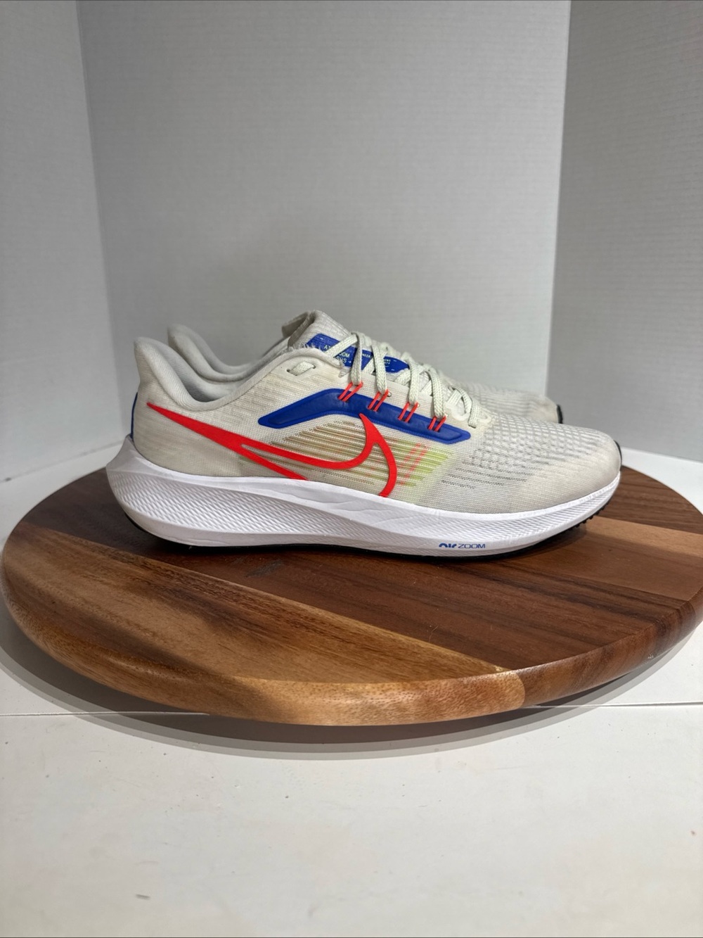 Nike Air Zoom Pegasus 39 white & Bright Crimson 2022 Men’s Size 9.5